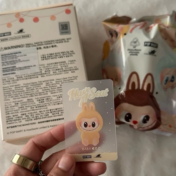 Labubu - Picture 2 of 2